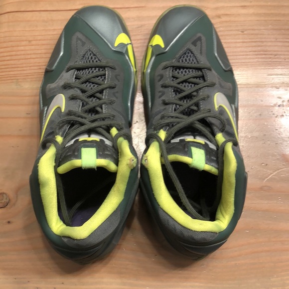 LeBron 11 Xi Dunkman Color way - Picture 7 of 10